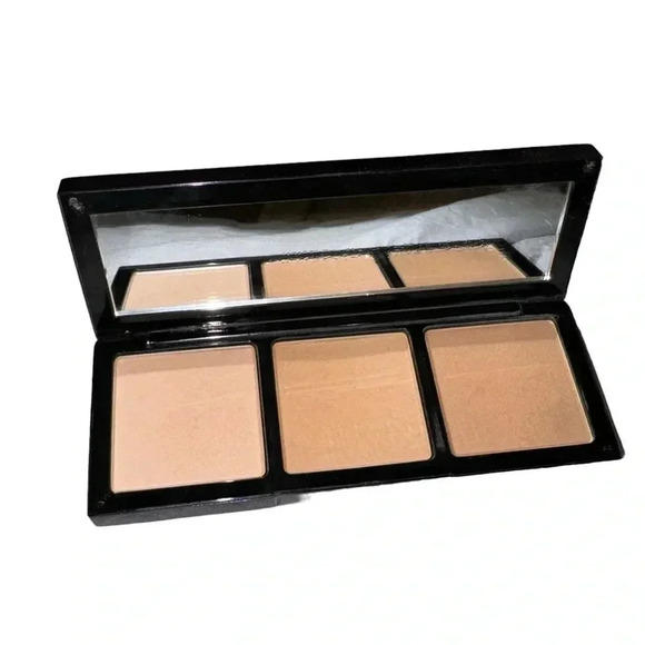 Fionastiles Light/Medium bronzing Illusion Prism Palette. Contouring make up - Picture 2 of 4
